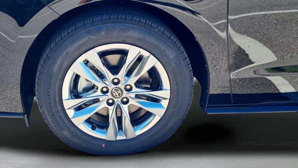 New 2026 Toyota Sienna Limited FWD image 28