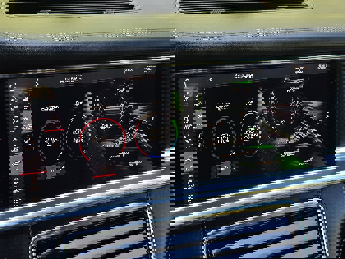 Used 2020 Porsche Panamera 4S image 48