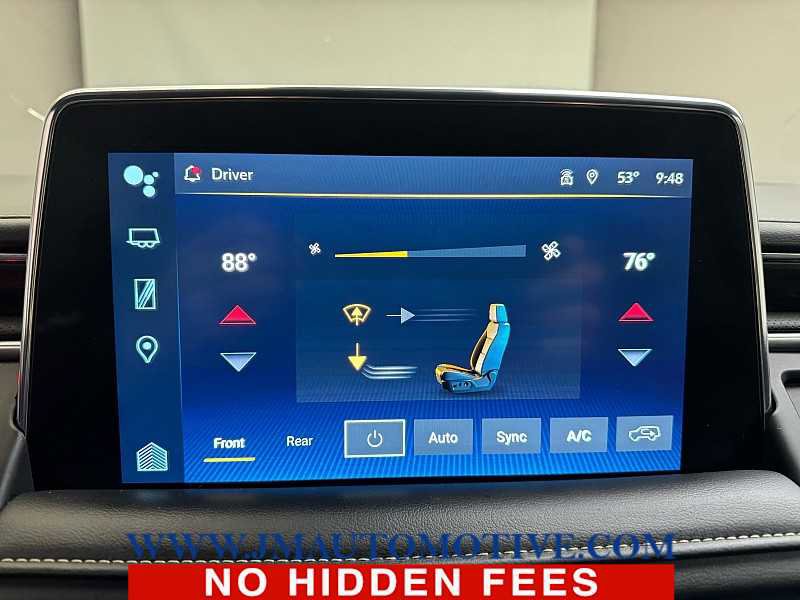Used 2023 Chevrolet Suburban Premier AWD/4WD image 27