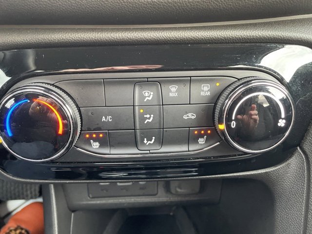 Used 2020 Buick Encore GX Preferred w/ Cold Weather Comfort Package image 19