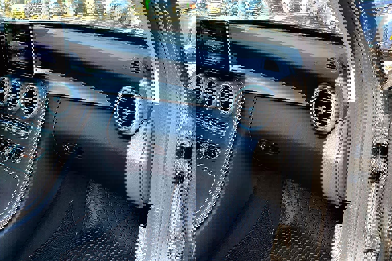 Used 2018 Mercedes-Benz C 300 Sedan image 17