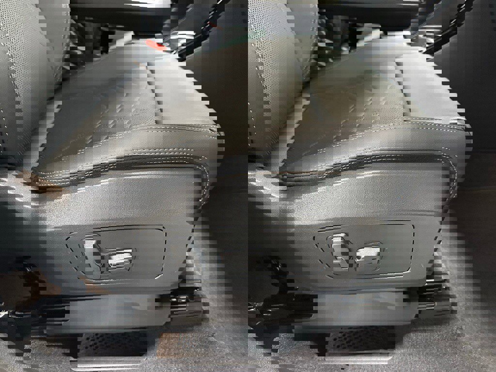 Used 2025 BMW X1 xDrive28i image 50