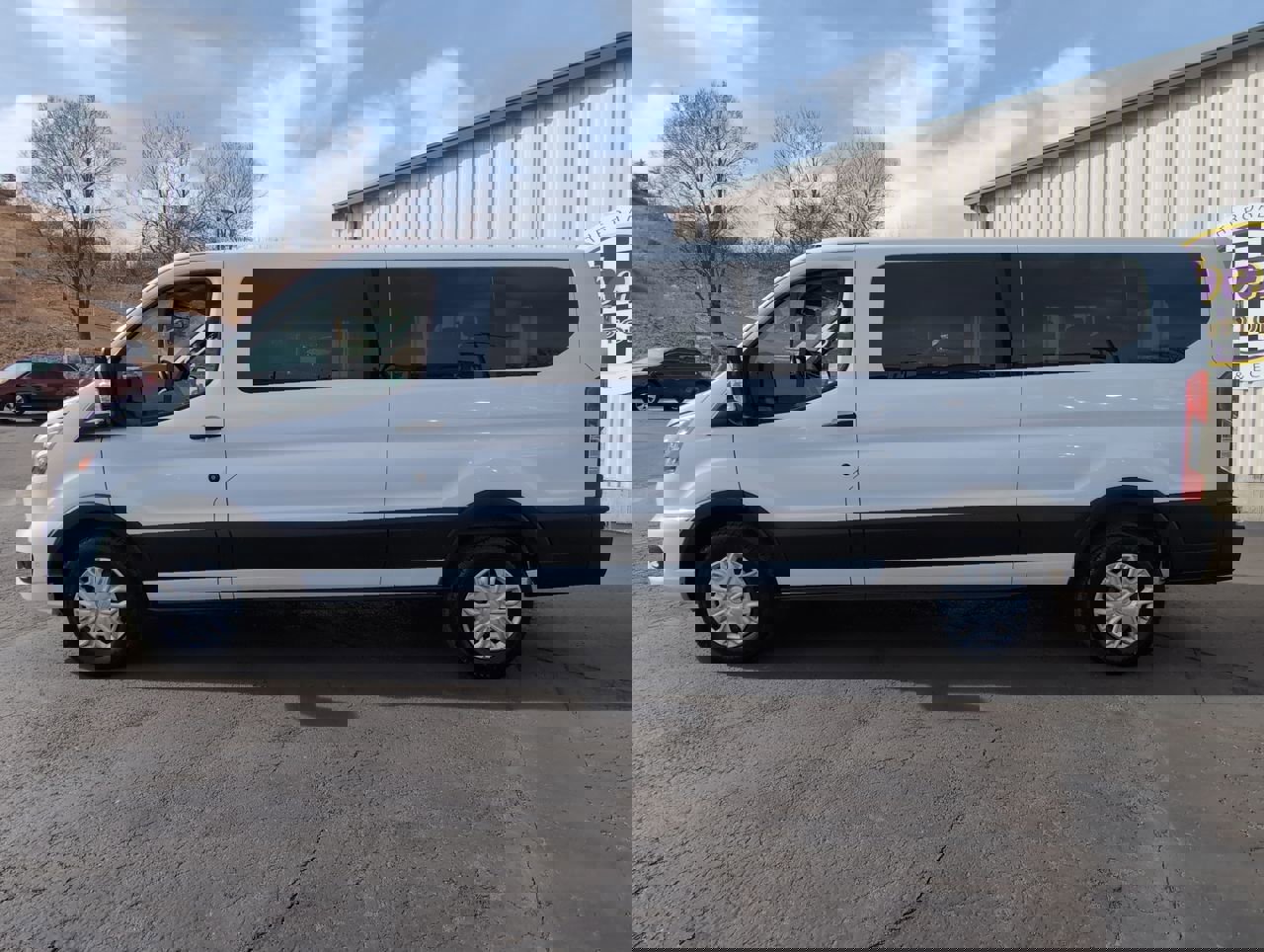 Used 2023 Ford Transit 350 XLT image 4