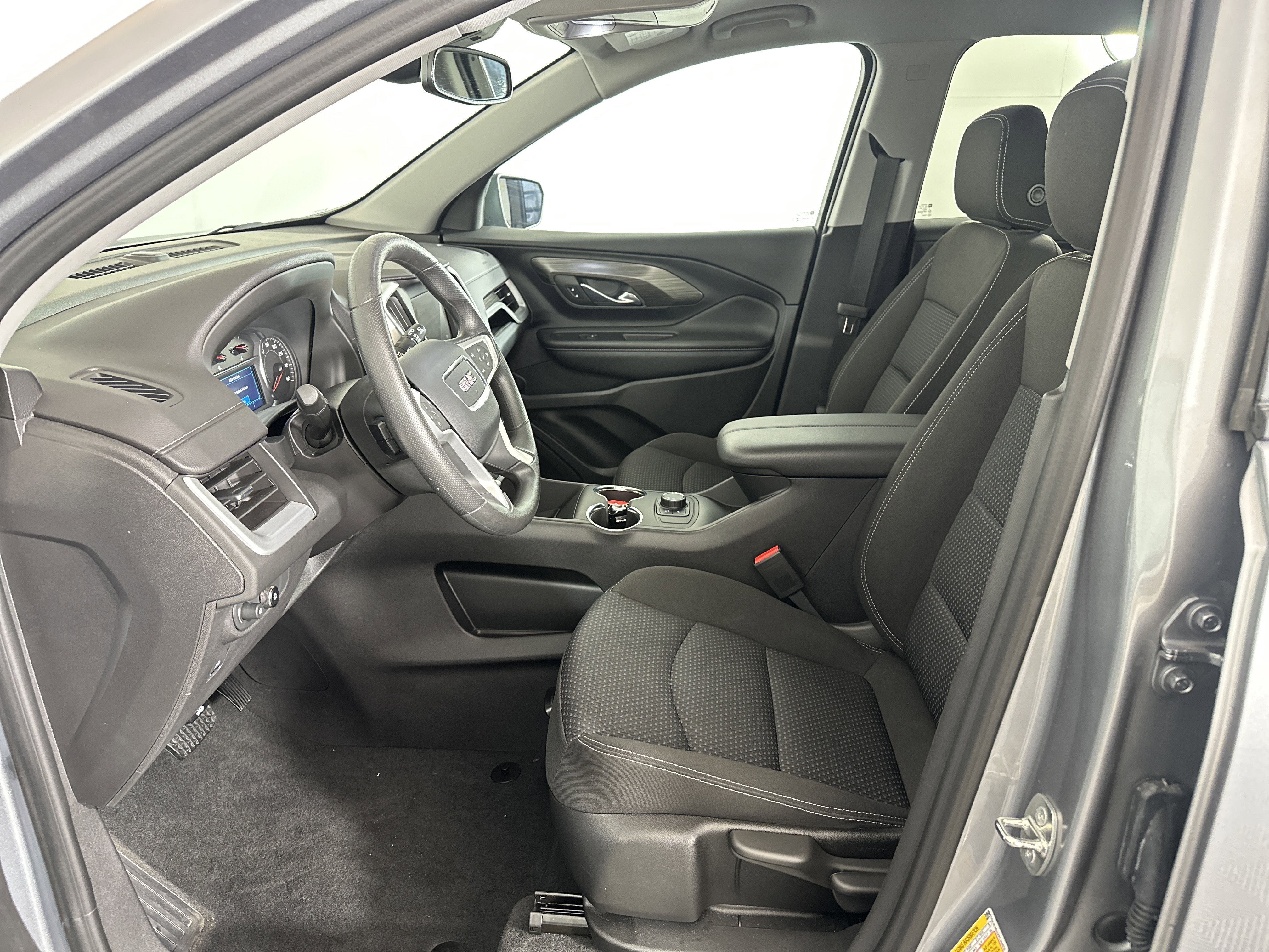 Used 2023 GMC Terrain SLE image 6