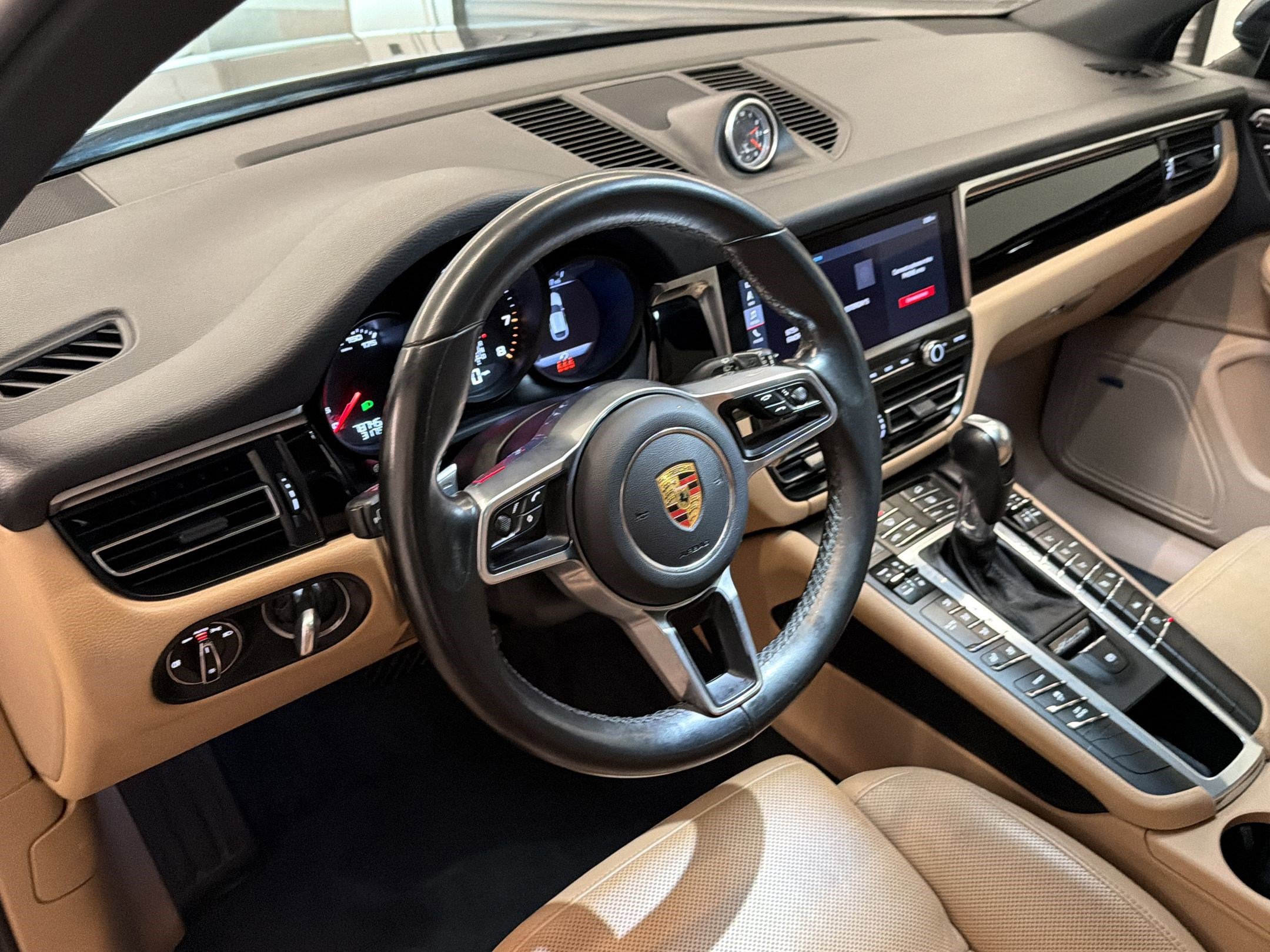Used 2021 Porsche Macan image 4