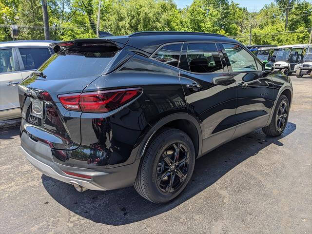 Used 2024 Chevrolet Blazer LT w/ Midnight/Sport Edition FWD image 4