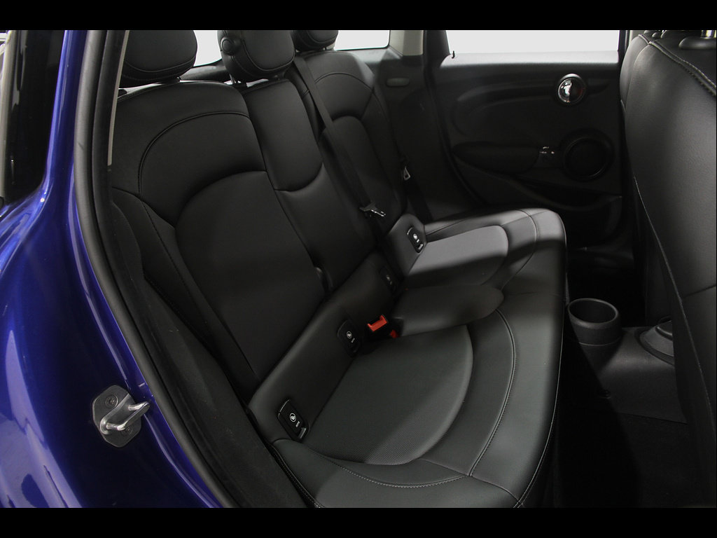 Used 2020 MINI Cooper 4-Door Hardtop FWD image 15