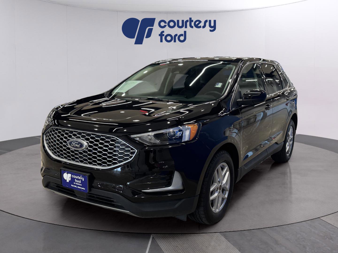 Used 2024 Ford Edge SEL image 3