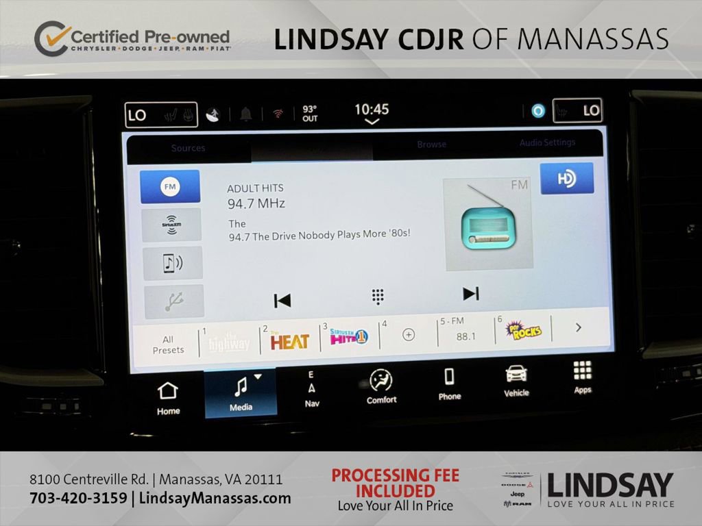 Used 2024 Chrysler Pacifica Premium FWD image 25