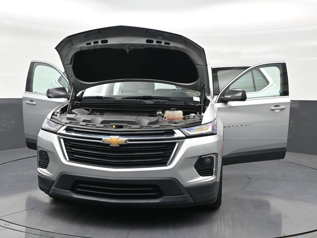 Used 2022 Chevrolet Traverse LS FWD image 32
