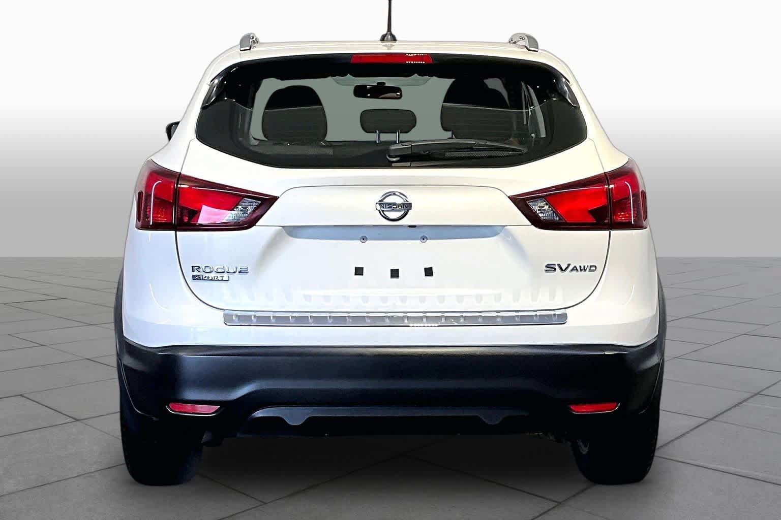 Used 2017 Nissan Rogue Sport SV AWD/4WD image 5