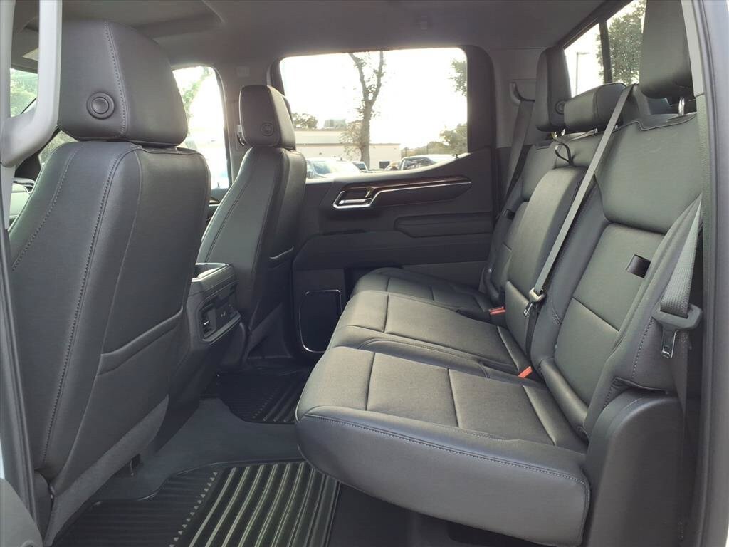 New 2026 Chevrolet Silverado 1500 RST w/ Z71 Off-Road Package AWD/4WD image 17