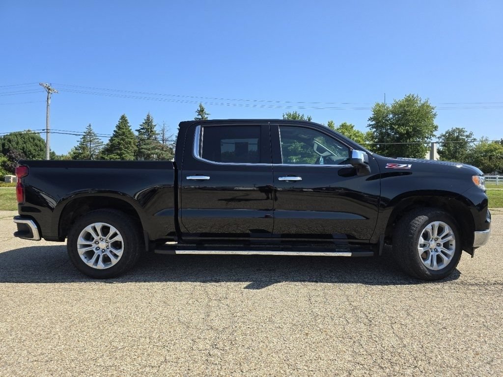 Used 2022 Chevrolet Silverado 1500 LTZ AWD/4WD image 23