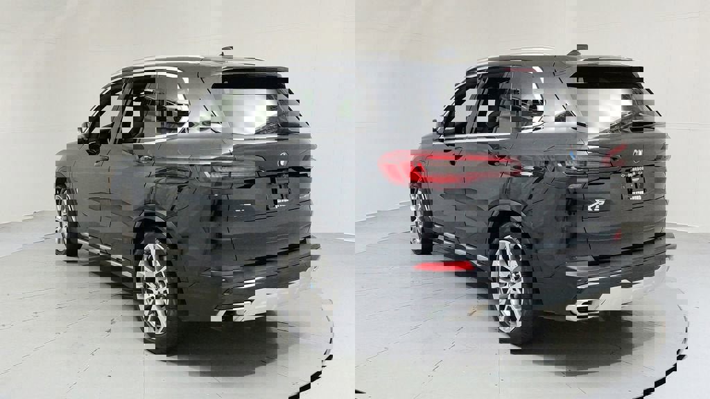 Used 2021 BMW X5 xDrive45e w/ Premium Package image 4