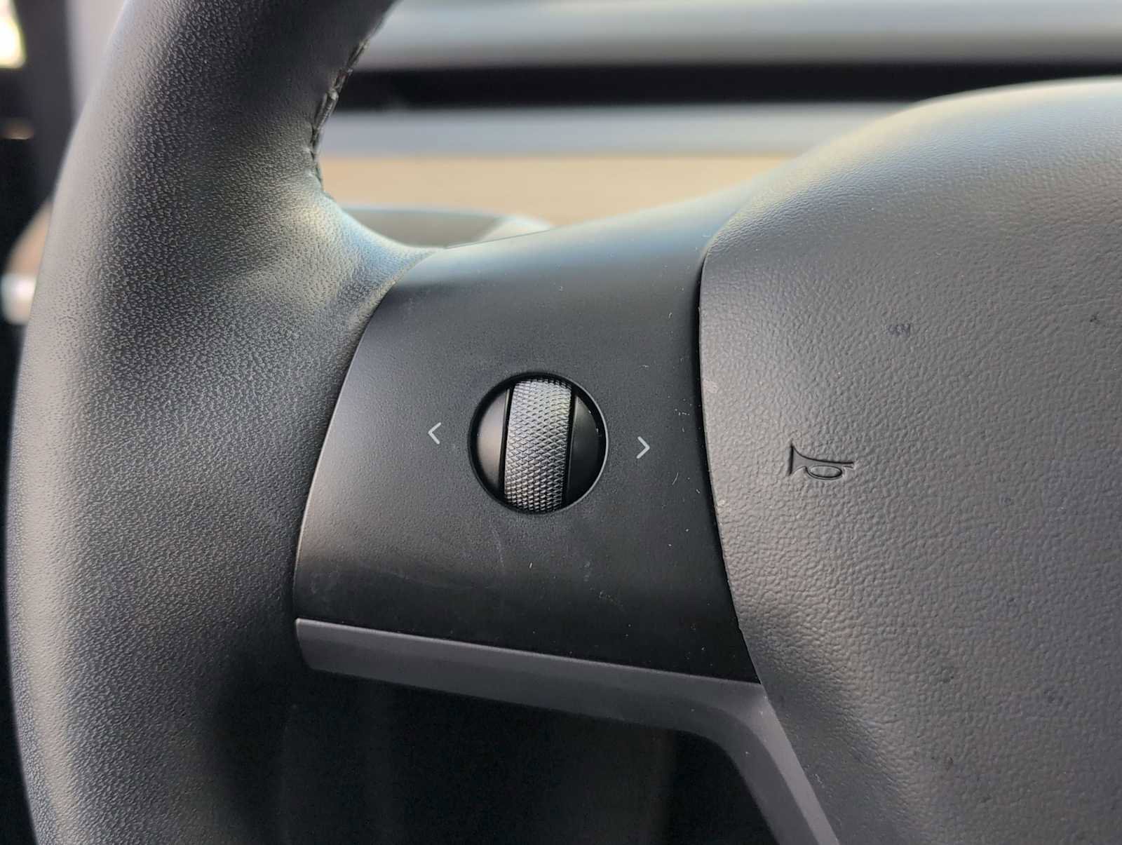 Used 2021 Tesla Model Y Long Range image 23