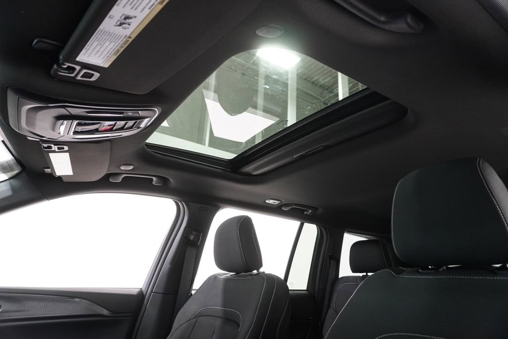 New 2026 Jeep Grand Cherokee Laredo X AWD/4WD image 13