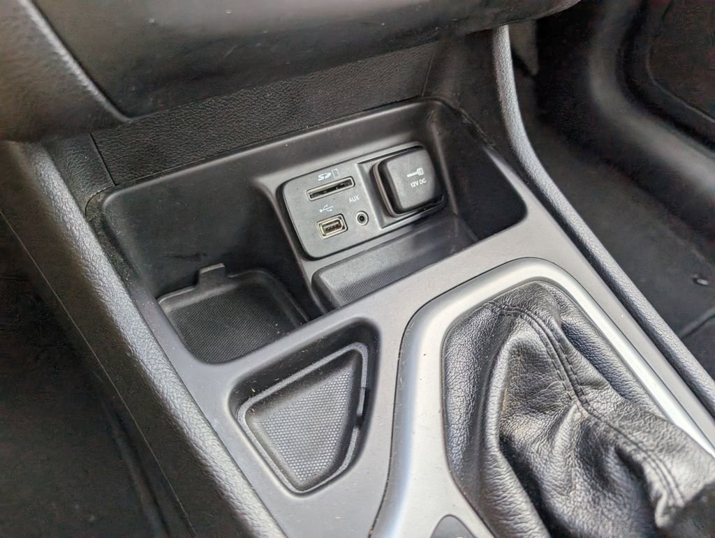 Used 2018 Jeep Cherokee Latitude FWD image 21
