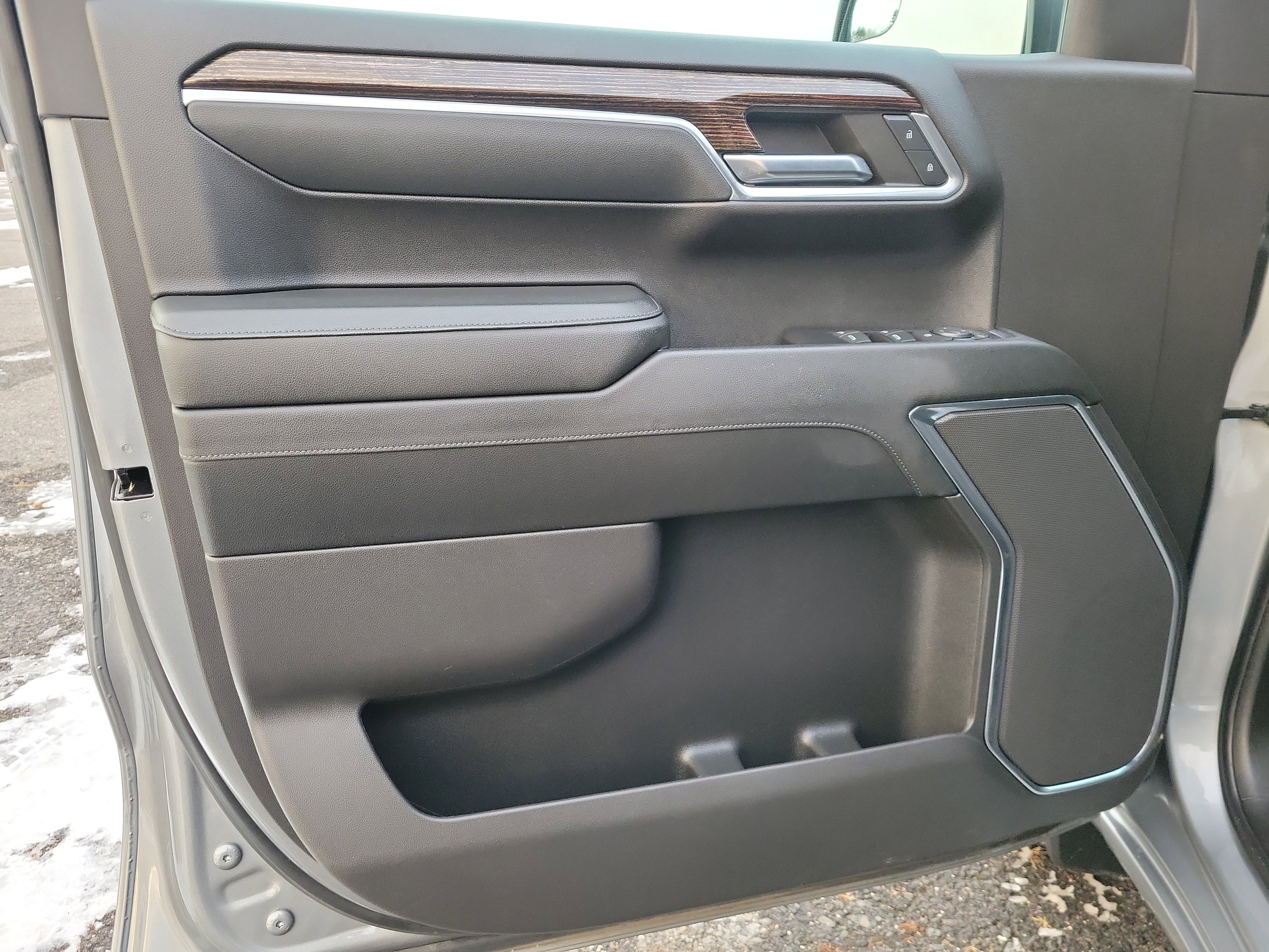 Used 2024 GMC Sierra 1500 SLE image 15