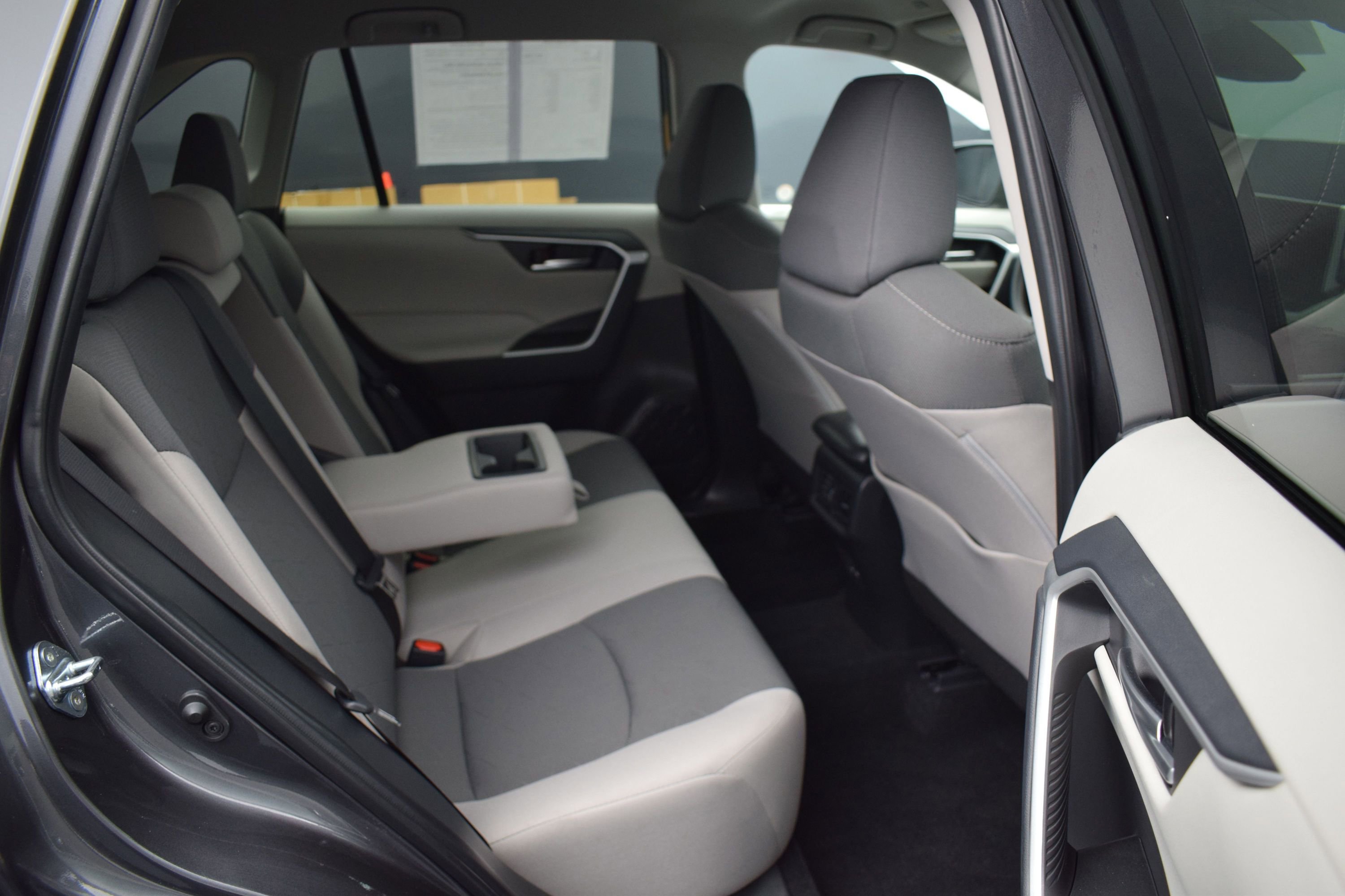 Used 2025 Toyota RAV4 XLE AWD/4WD image 11