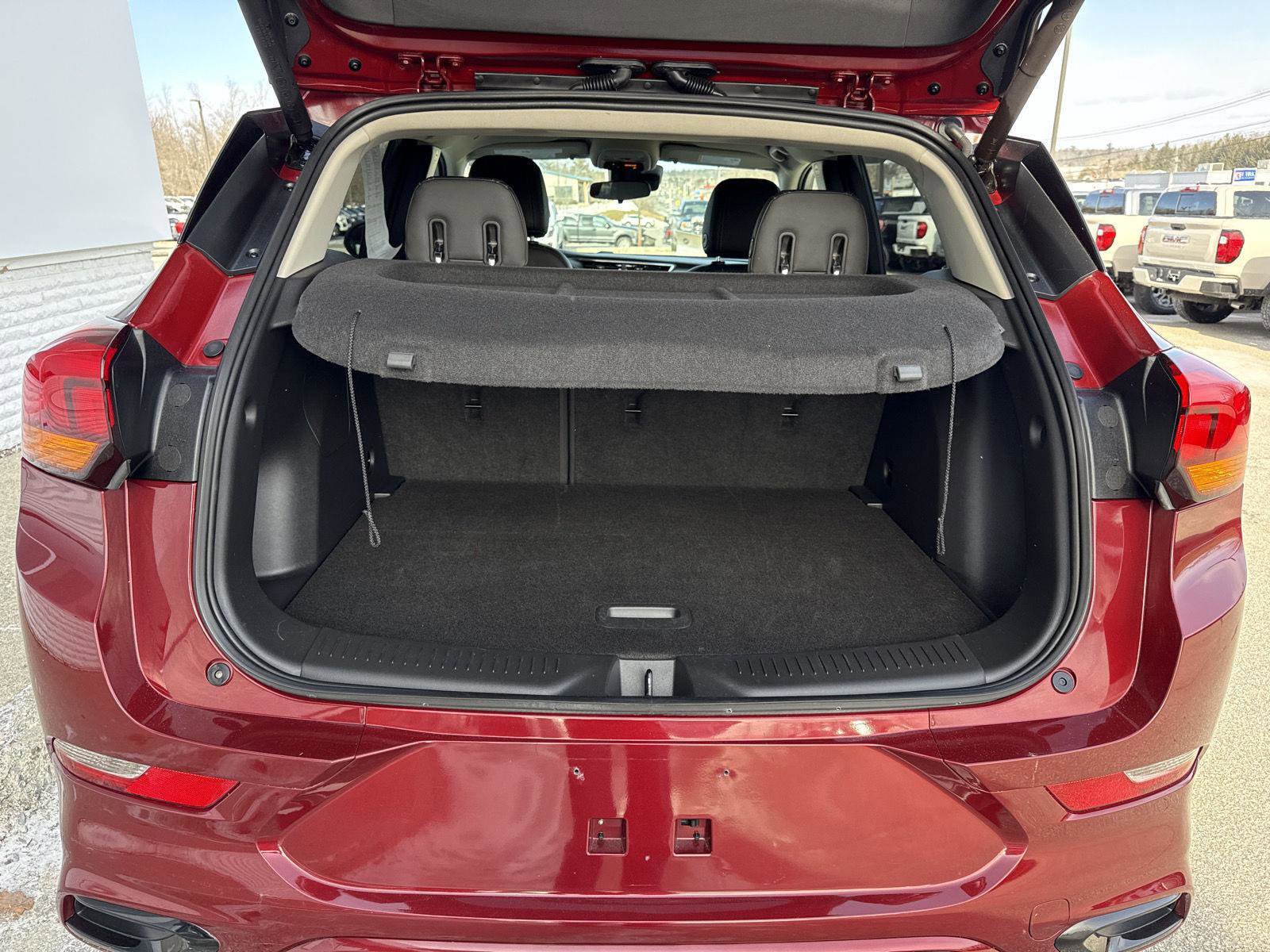 Used 2023 Buick Encore GX Select w/ Sport Touring Package image 14