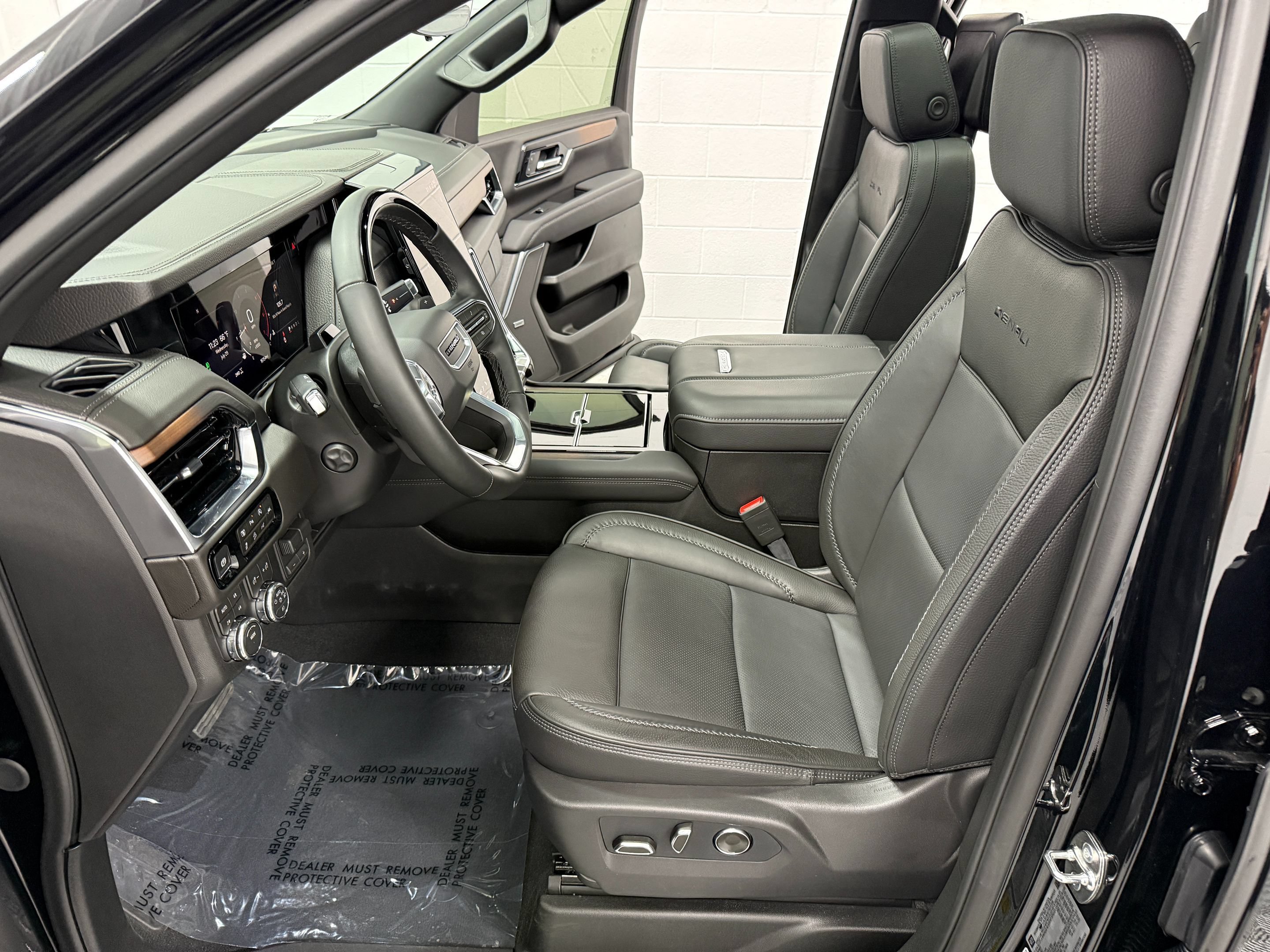 Used 2026 GMC Yukon XL Denali w/ Advanced Technology Package AWD/4WD image 14