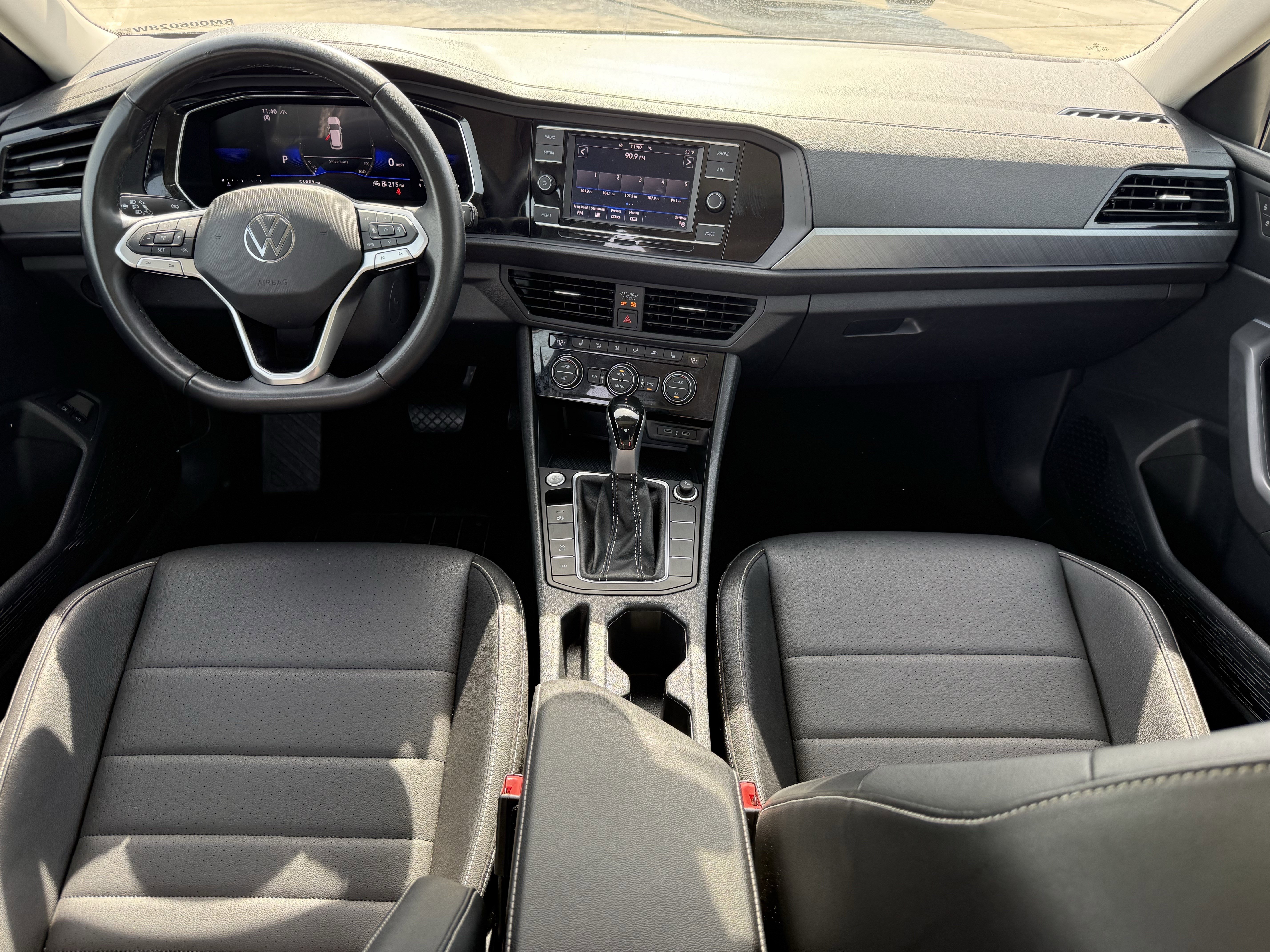 Used 2024 Volkswagen Jetta SE image 14