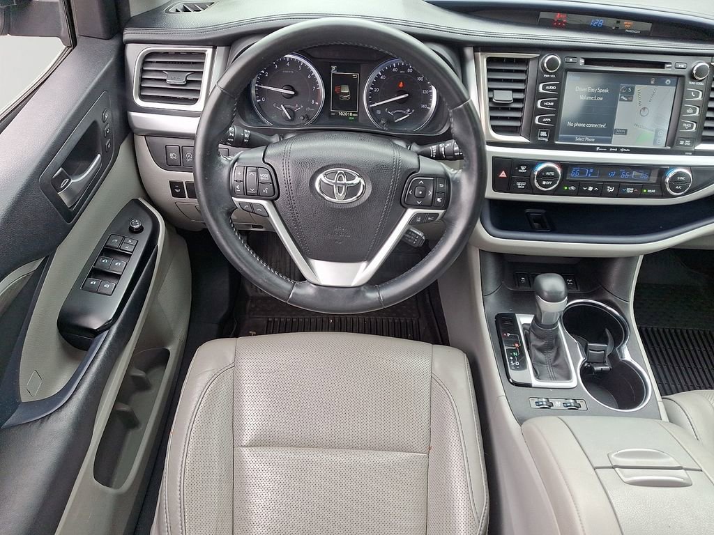 Used 2017 Toyota Highlander Limited image 13