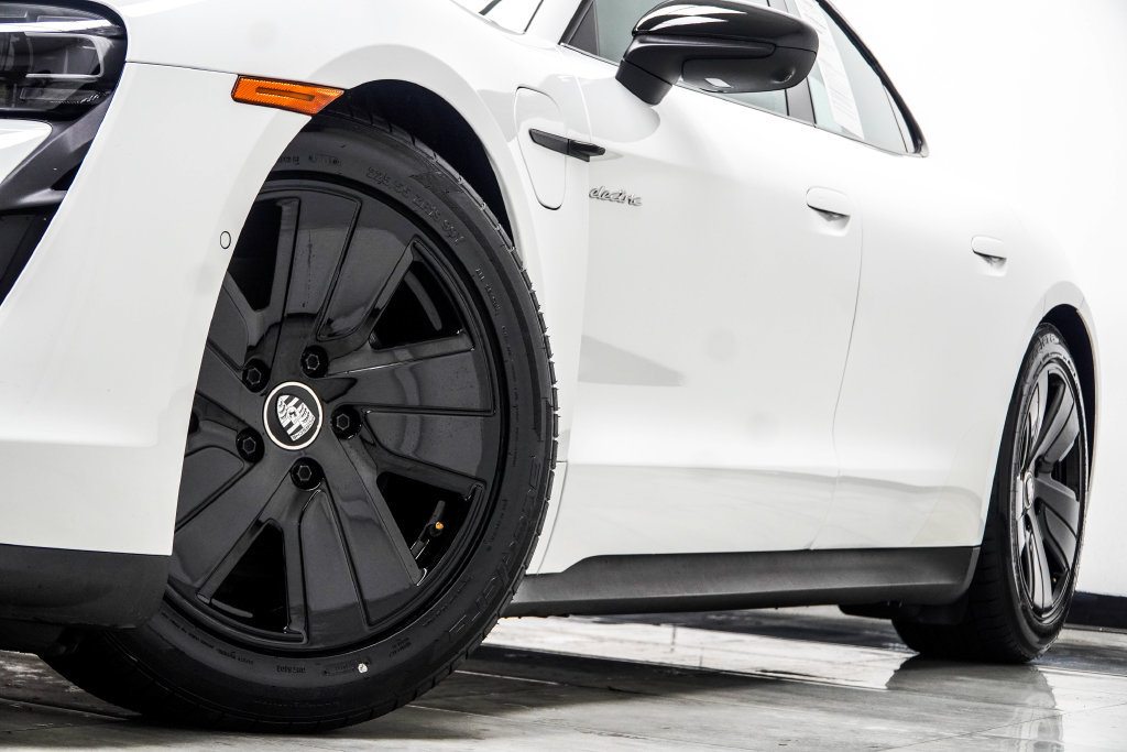 Used 2024 Porsche Taycan RWD image 7