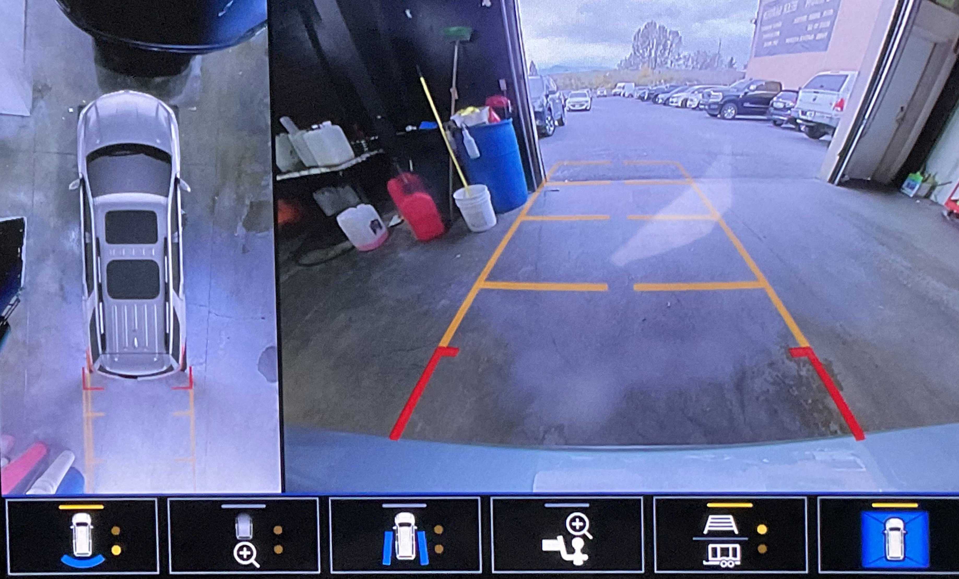 Used 2023 Chevrolet Traverse Premier image 15