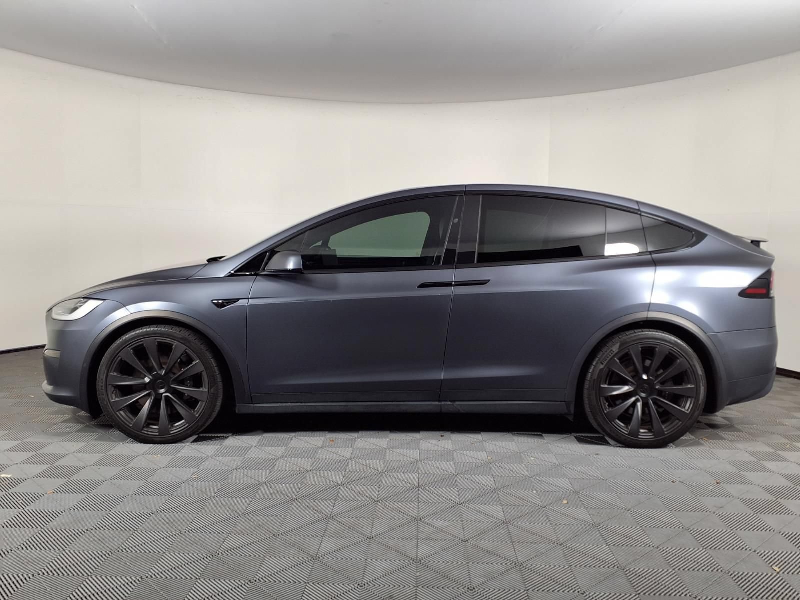Used 2022 Tesla Model X Plaid AWD/4WD image 4