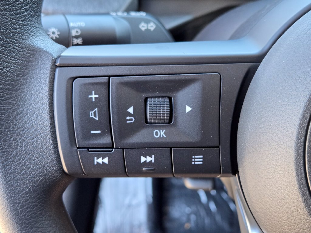 New 2027 Nissan Kicks SV w/ SV Premium Package FWD image 31