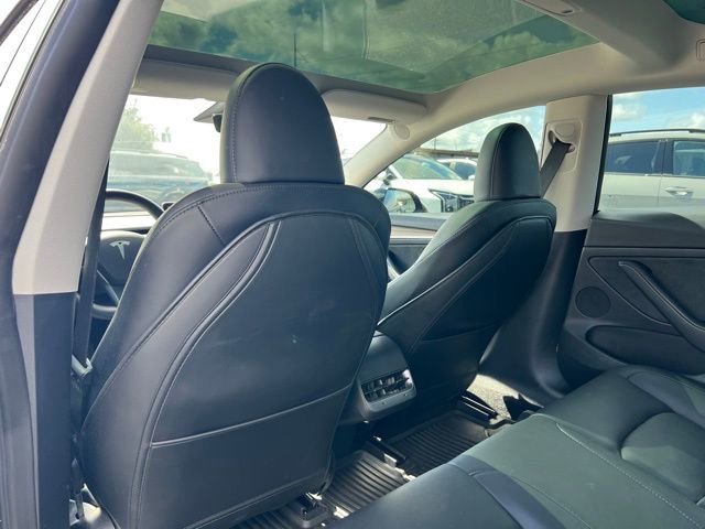 Used 2023 Tesla Model 3 Standard Range image 13