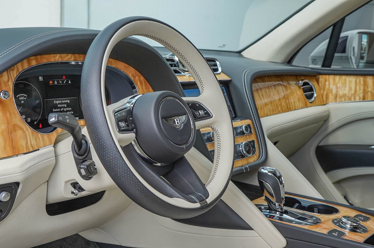 Certified 2023 Bentley Bentayga AWD/4WD image 19