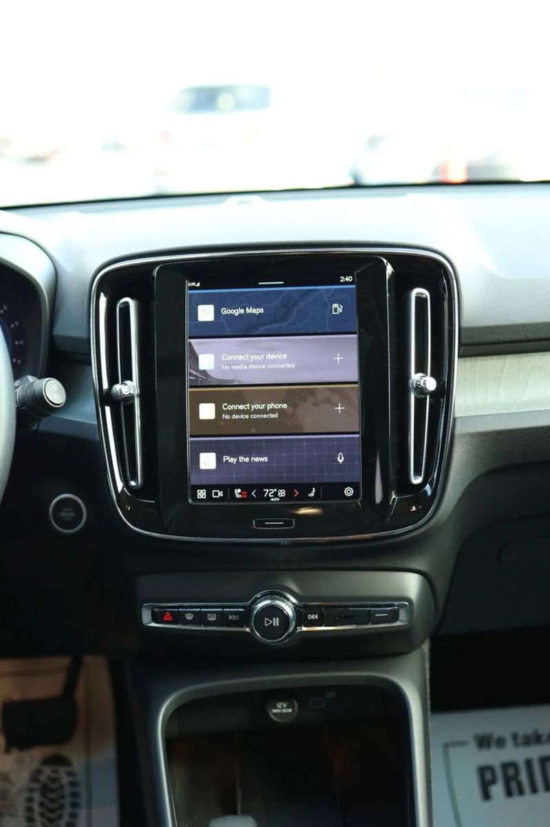 Used 2025 Volvo XC40 B5 Core image 36