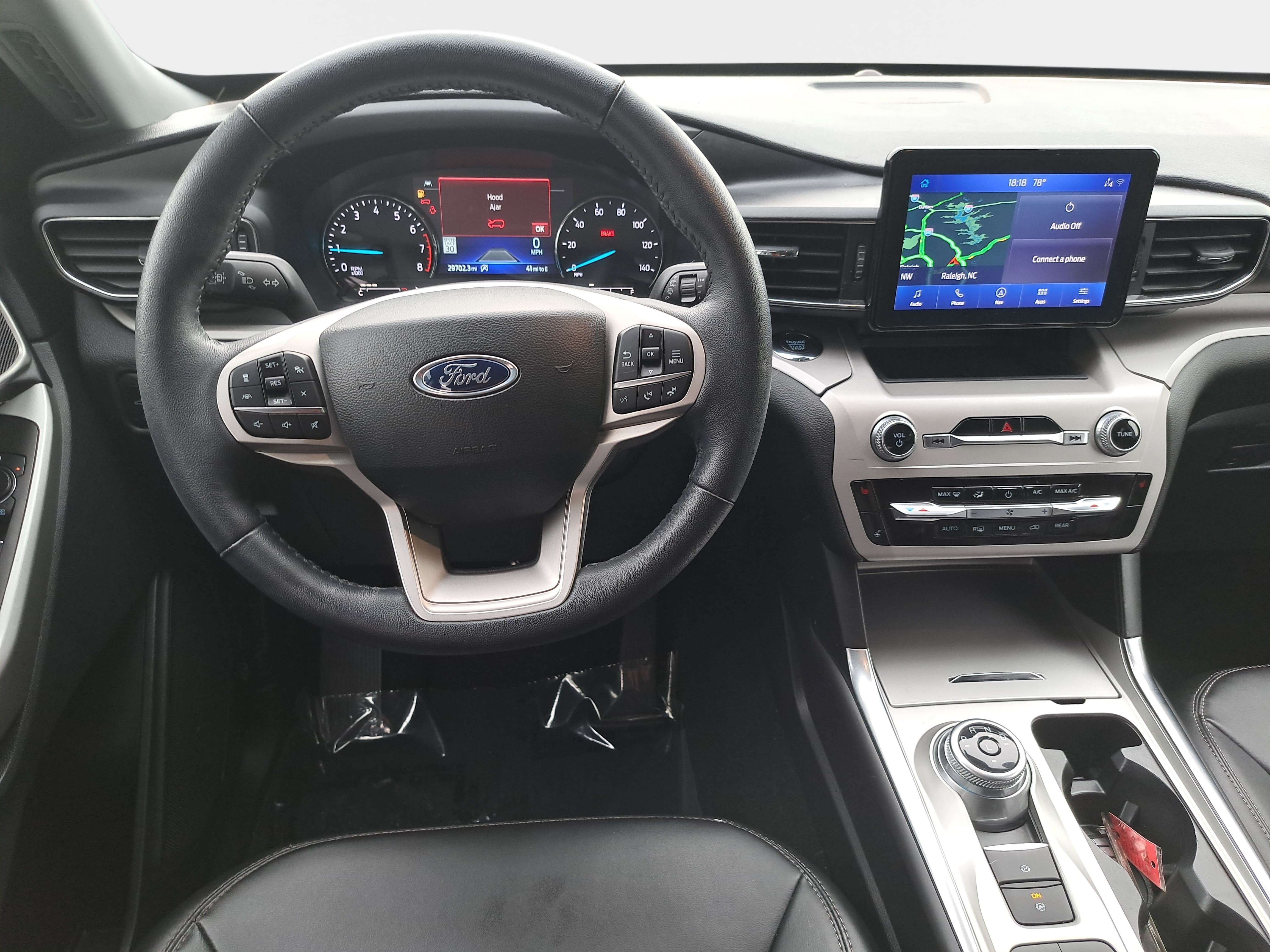 Used 2023 Ford Explorer XLT w/ Equipment Group 202A RWD image 17