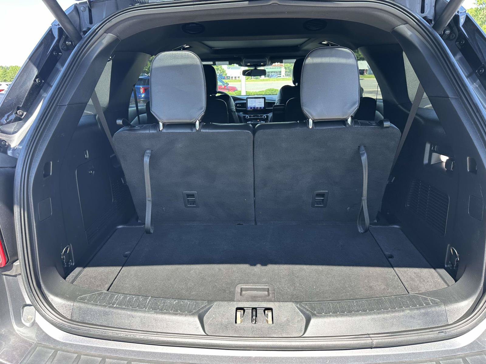 Used 2022 Ford Explorer ST AWD/4WD image 28
