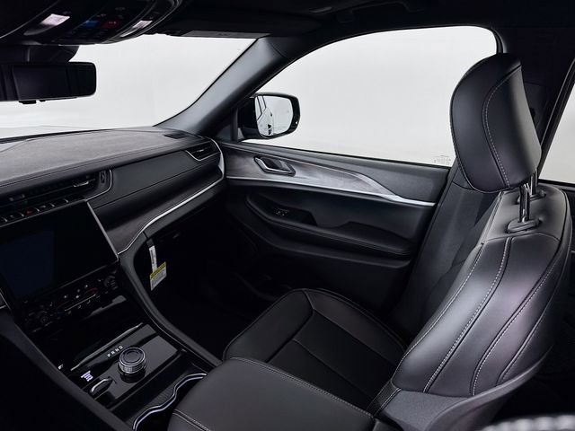 New 2025 Jeep Grand Cherokee Limited w/ Luxury Tech Group II image 27