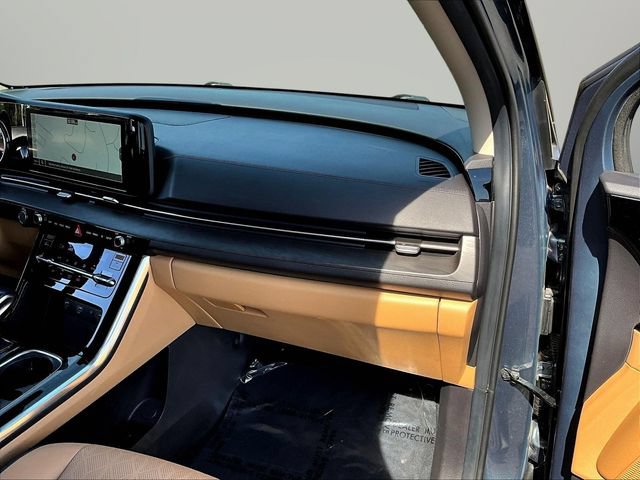 Certified 2023 Kia Carnival EX FWD image 29