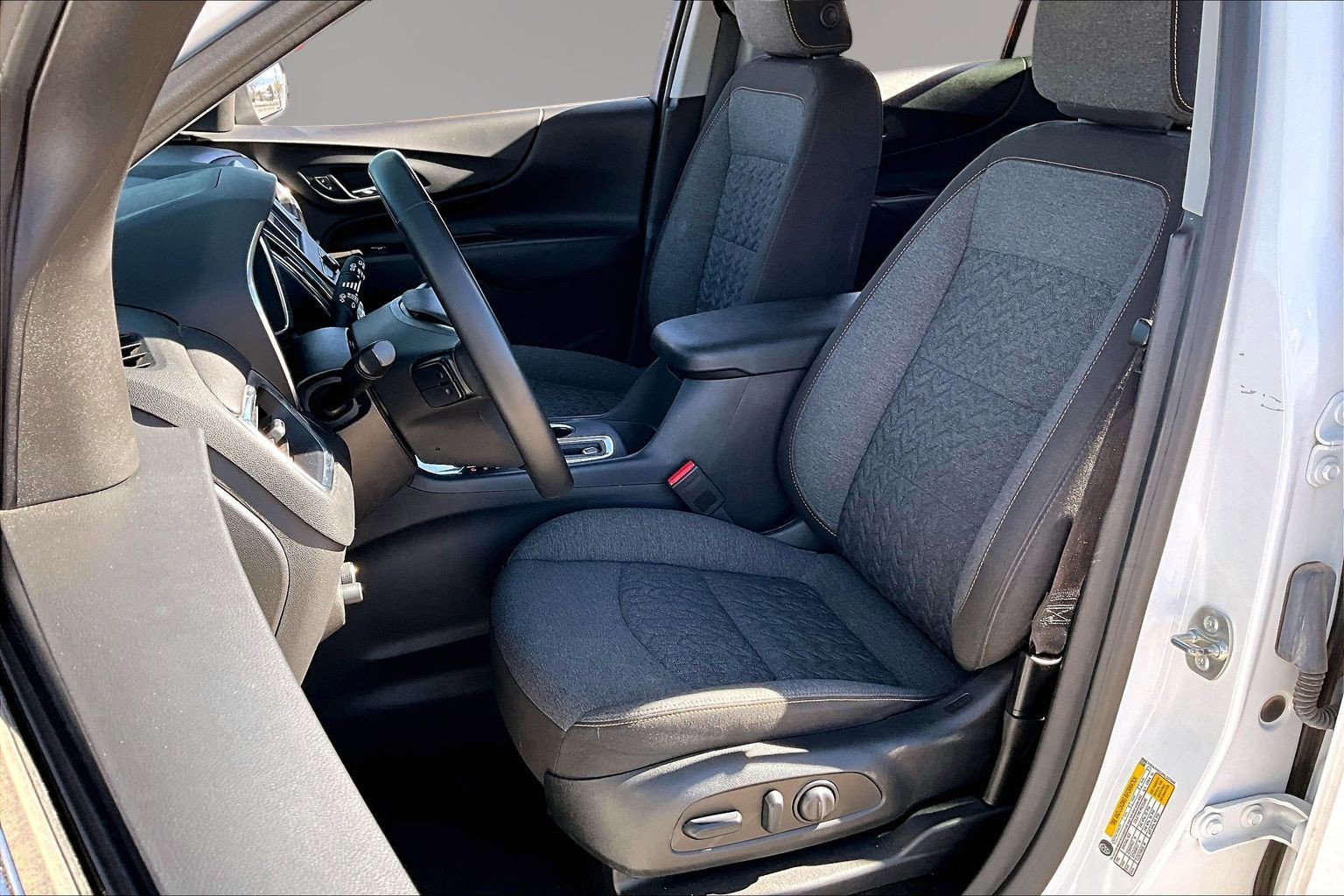 Used 2024 Chevrolet Equinox LT FWD image 21