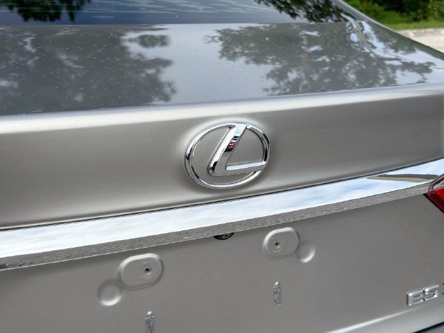 Used 2015 Lexus ES 350 w/ Premium Package FWD image 11