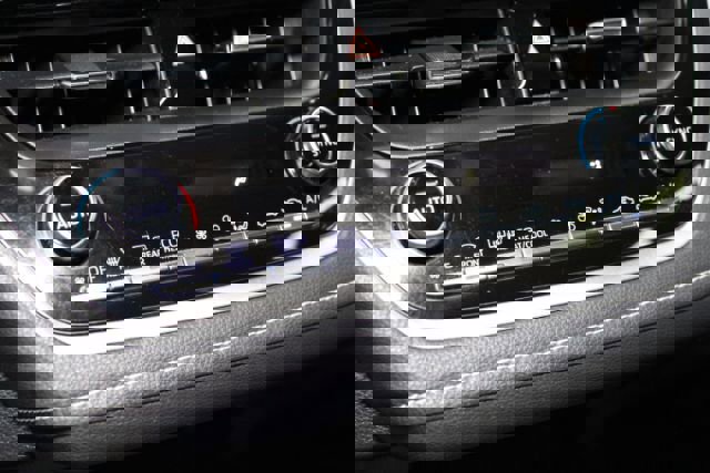 Used 2019 Toyota Corolla XSE FWD image 22