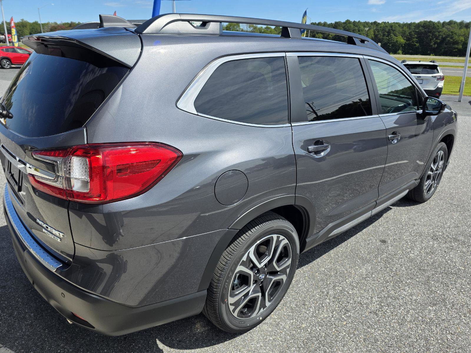 New 2025 Subaru Ascent Limited image 5