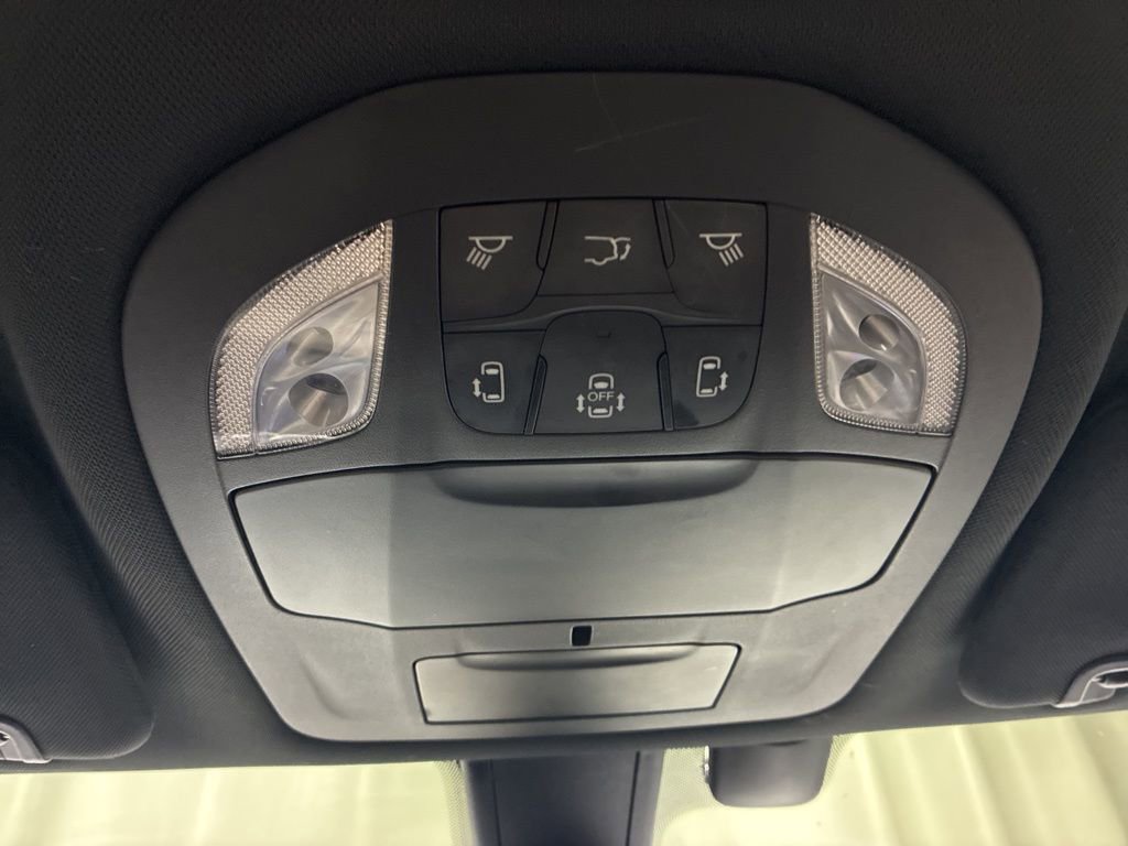 Used 2020 Chrysler Pacifica Touring w/ S Appearance Package image 23