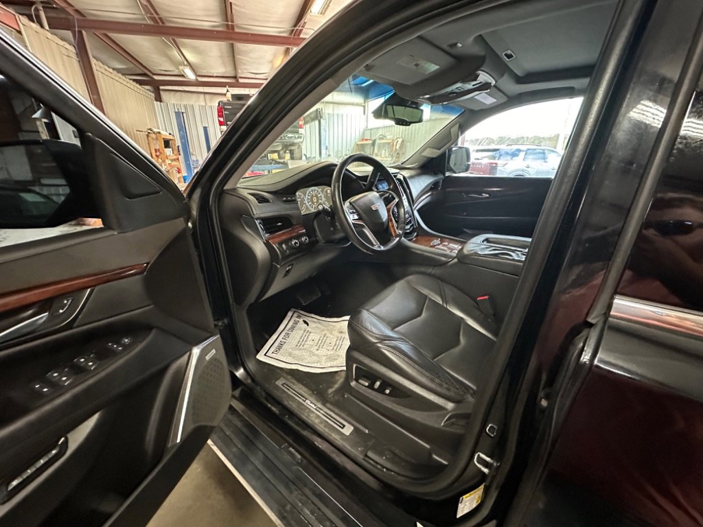 Used 2015 Cadillac Escalade ESV Premium AWD/4WD image 8
