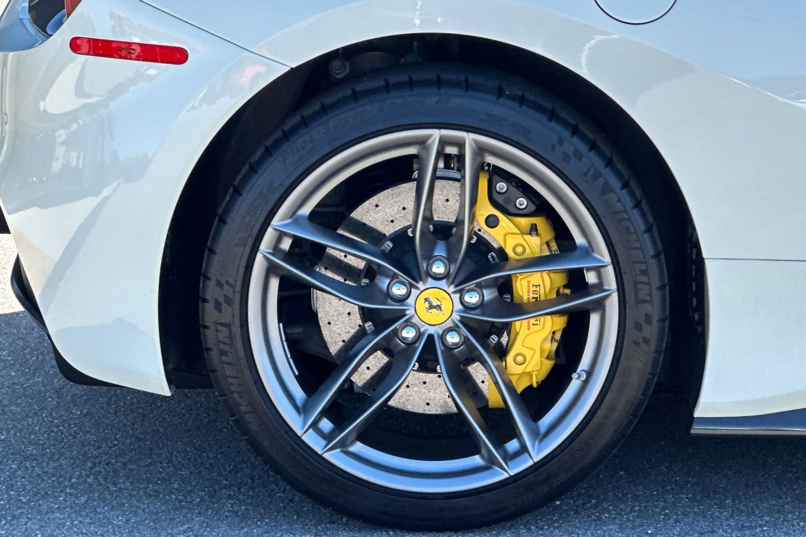 Used 2019 Ferrari 488 Spider RWD image 42
