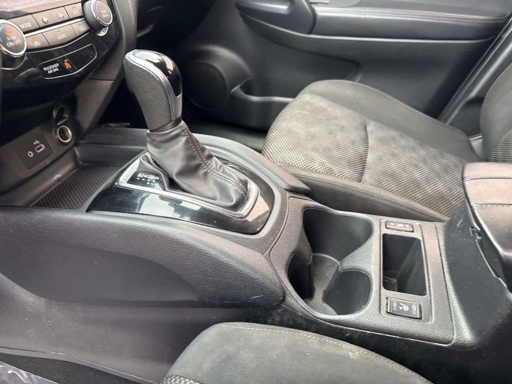 Certified 2022 Nissan Rogue Sport SV image 27