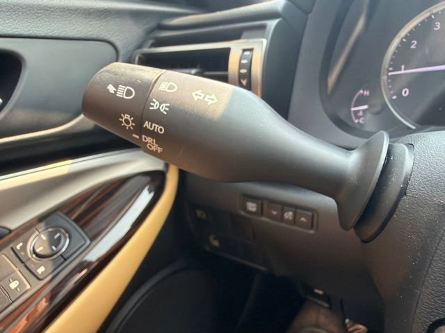 Used 2022 Lexus RC 300 w/ Accessory Package RWD image 24
