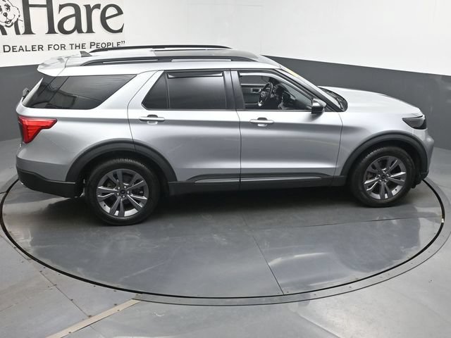 Used 2022 Ford Explorer XLT w/ Equipment Group 202A AWD/4WD image 42