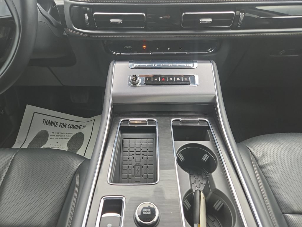 Used 2025 Lincoln Aviator AWD w/ Jet Appearance Package image 12