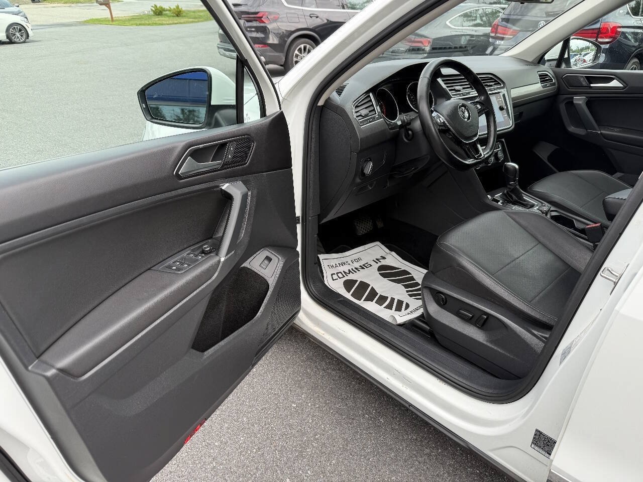 Used 2018 Volkswagen Tiguan SE w/ Panoramic Sunroof Package AWD/4WD image 15